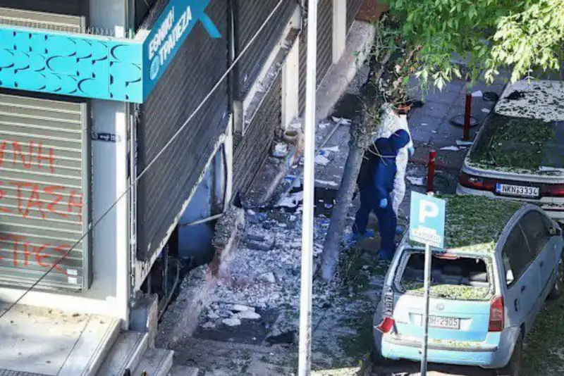 تروریست بمب گذار در انفجار بمب کشته شد