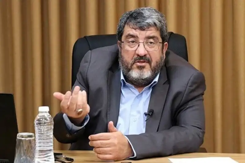 نقد فواد ایزدی نسبت به پیام صلح رییس ستاد کل نیروهای مسلح!