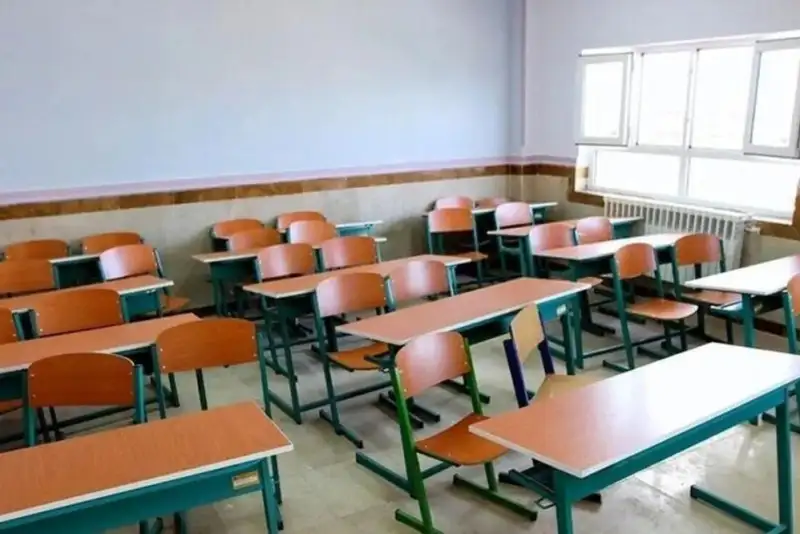 غیر حضوری شدن مدارس 14 شهرستان به علت گرد و غبار