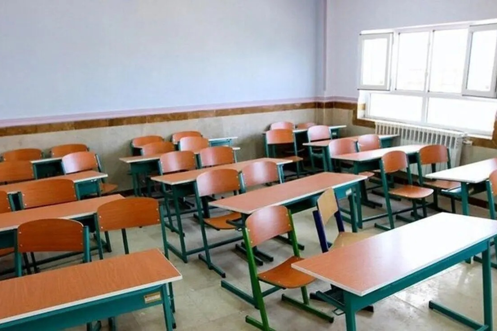 غیر حضوری شدن مدارس 14 شهرستان به علت گرد و غبار