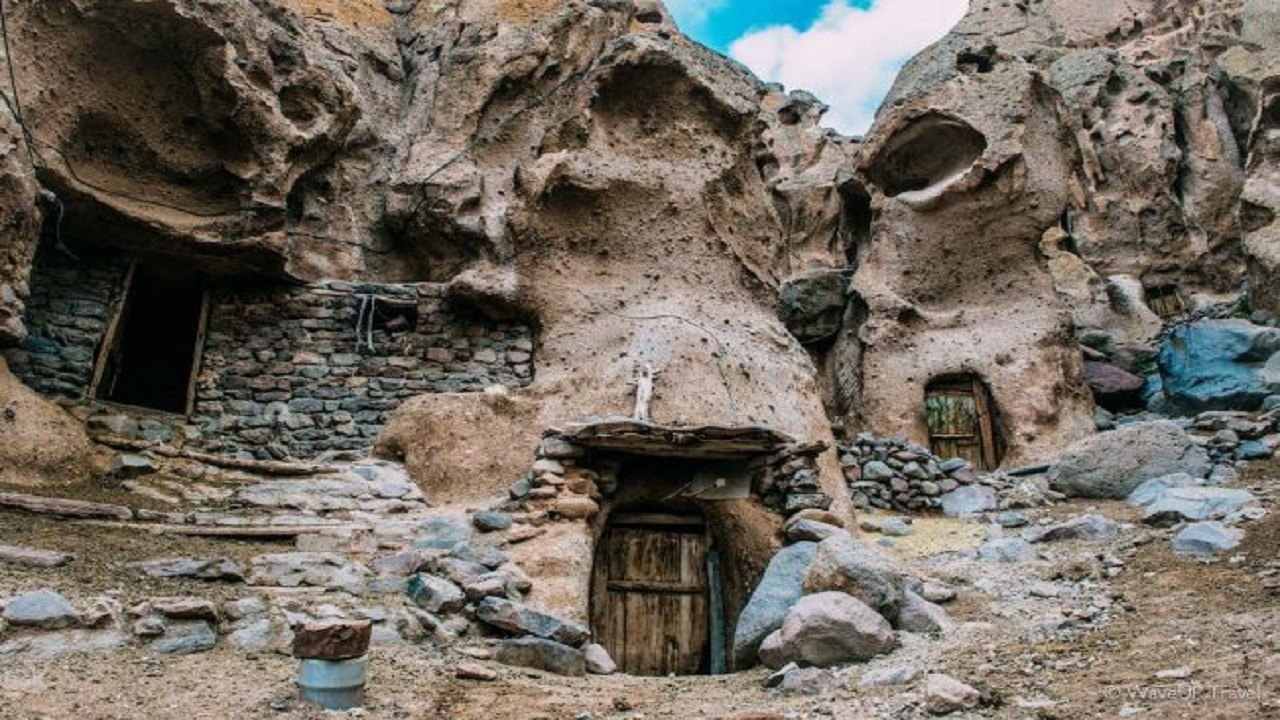Introduction to Tourist Attractions of Iranian Cities