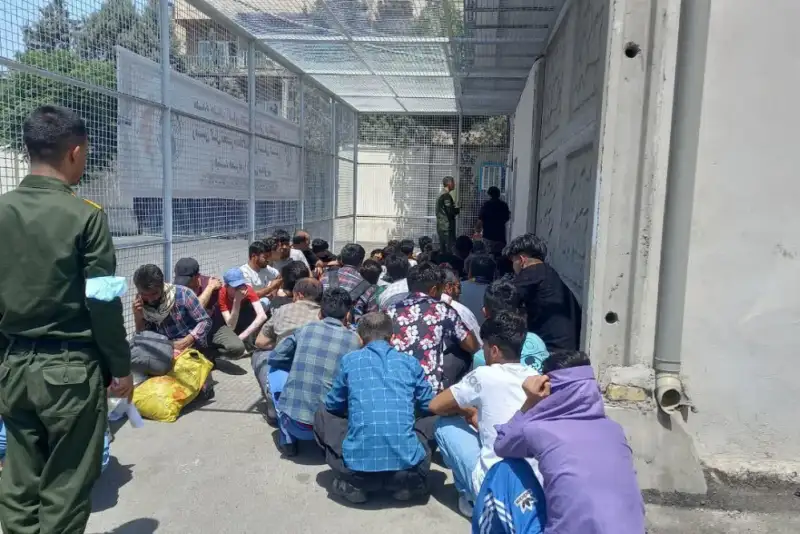 طرح سراسری برخورد با اتباع غیرقانونی کلید خورد