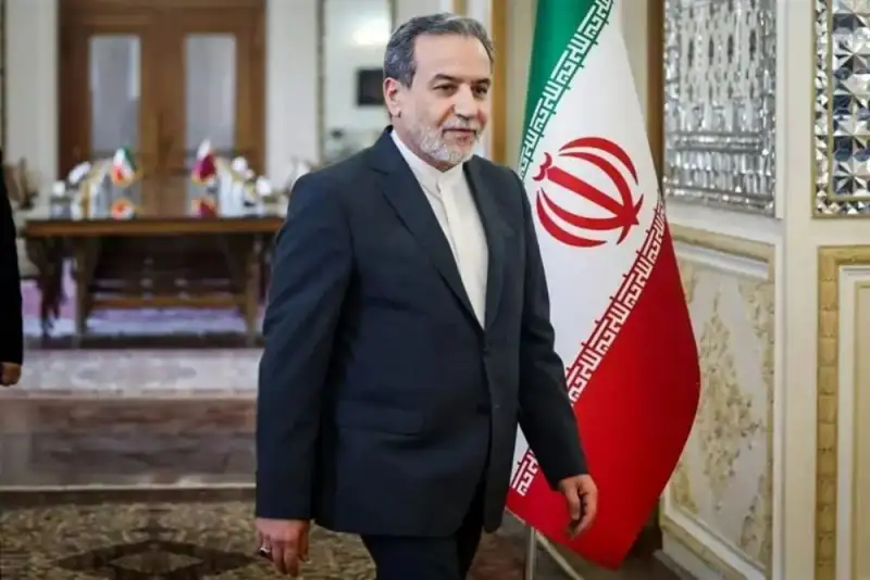 عراقچی عازم جده شد