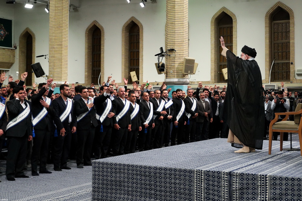 گزارش تصویری | در دیدار هزاران نفر از کارگران سراسر کشور با رهبر انقلاب