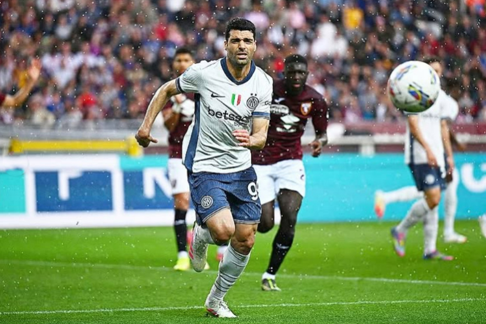 طارمی بهترین بازیکن فصل یونان