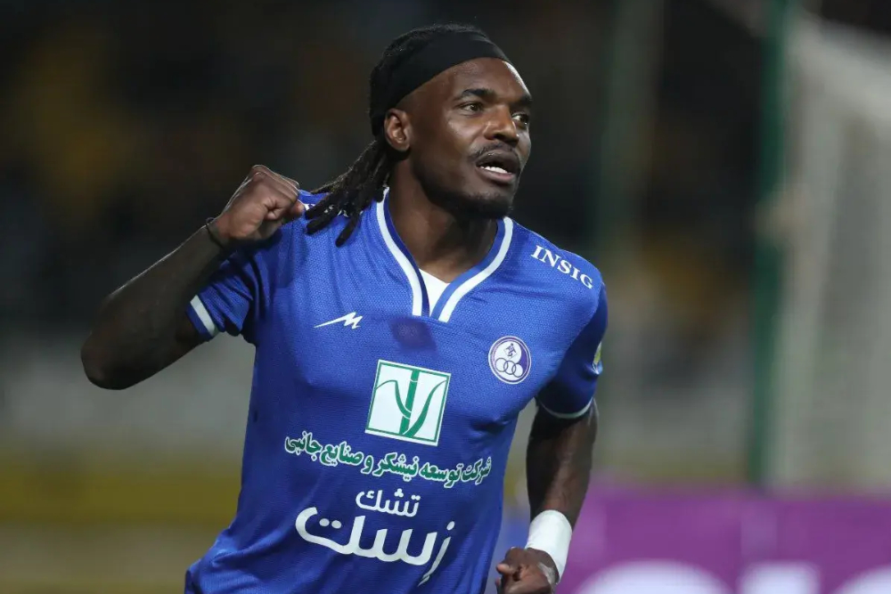 بیفوما قرمز شد؛ پرسپولیس ستاره آبی‌ها را شکار کرد!