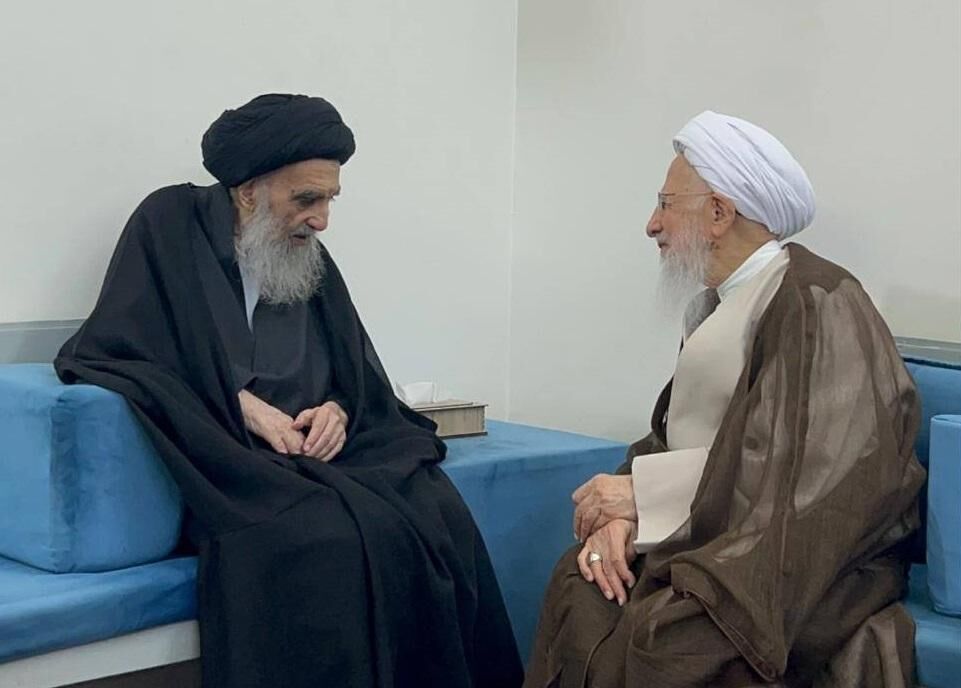 Grand Ayatollah Javadi-Amoli visits Iraq’s top Shia cleric