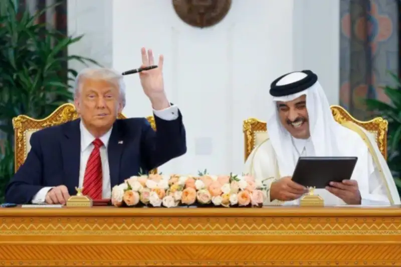 آنچه بر ترامپ در قطر گذشت؛ از رقص با سربازان تا تعریف و تمجید از پهپاد‌های ساخت ایران+فیلم