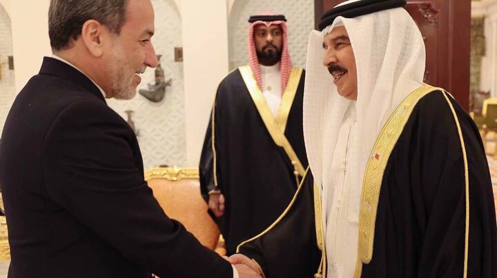 Iran FM announces reestablishing of ties with Bahrain, Egypt