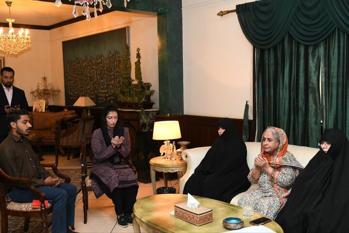 High-ranking Iranian delegation meet First Lady of Pakistan