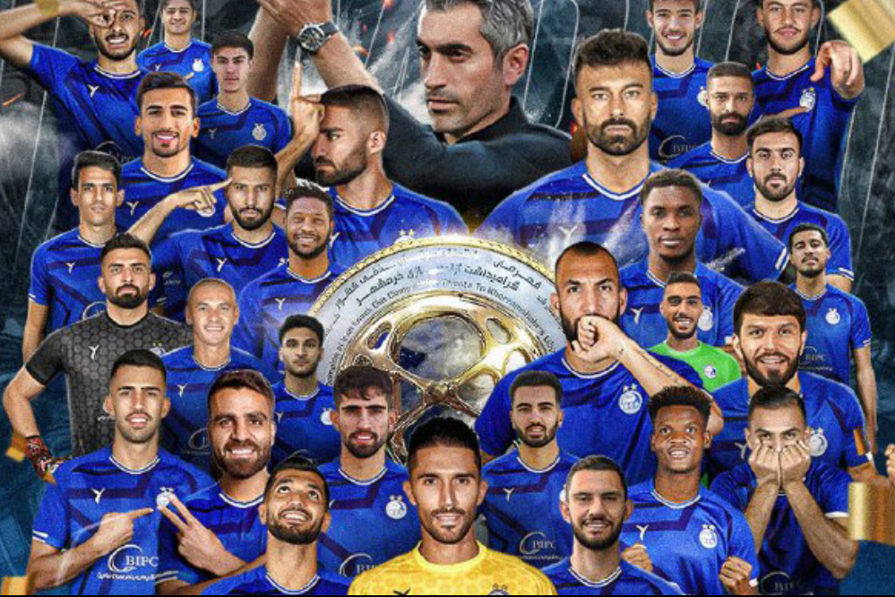 لحظه بالا بردن جام قهرمانی / رونمایی باشگاه استقلال از پوستر پیروزی