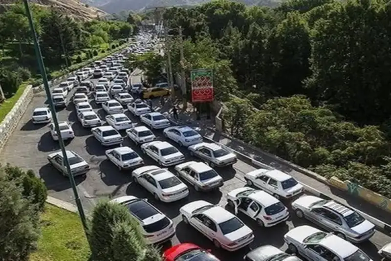ترافیک سنگین در مسیرهای شمالی؛ تردد یک‌طرفه در آزادراه تهران–شمال و کندوان+فیلم