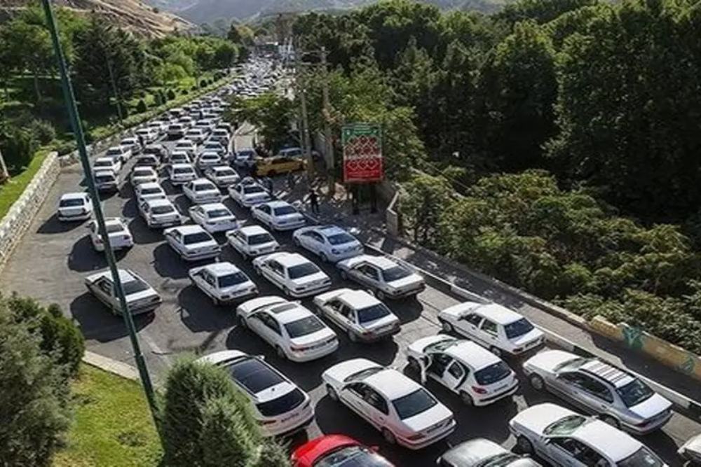 ترافیک سنگین در مسیرهای شمالی؛ تردد یک‌طرفه در آزادراه تهران–شمال و کندوان+فیلم