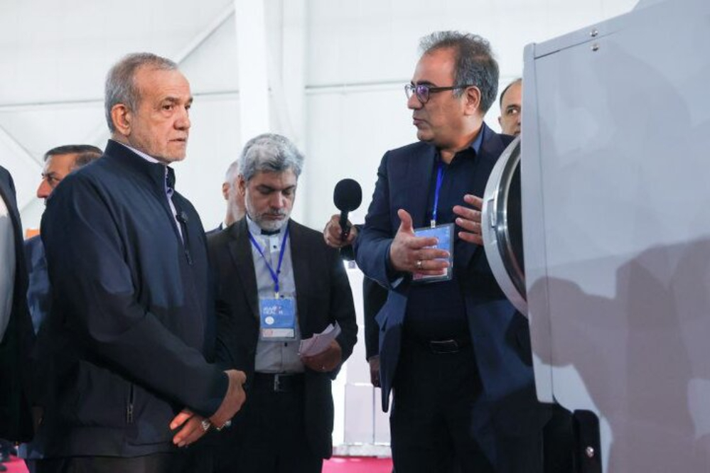 الرئيس الايراني: مساعي الأعداء لعرقلة تقدم إيران ليست سوى وهم