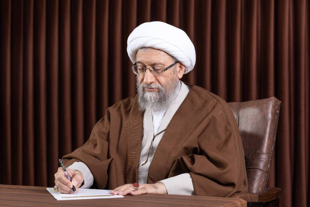 آملی لاریجانی: غنی‌سازی خط قرمز نظام است؛ عقب‌نشینی نداریم