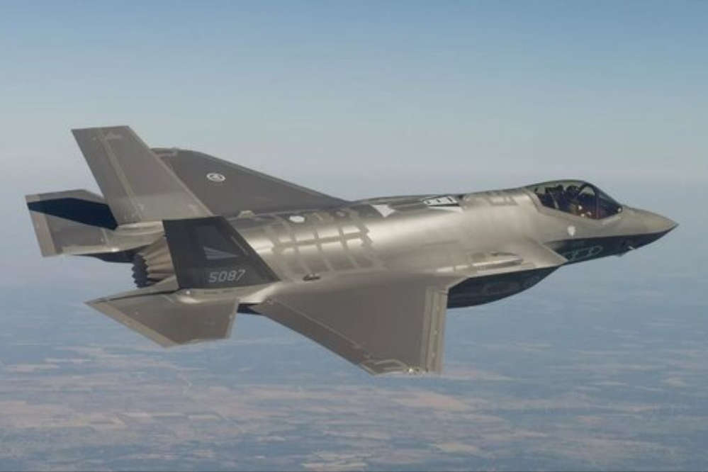 الدفاعات الجوية الايرانية تسقط طائرتين للكيان الصهيوني من طراز F-35