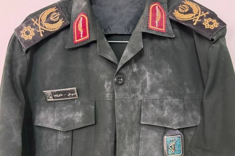 تصویر لباسی که شهید حاجی‌زاده هنگام شهادت به تن داشت