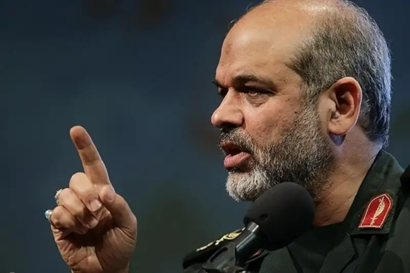 سردار وحیدی: کاهش ذخایر موشکی برای ما شوخی محسوب می‌شود