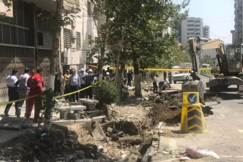 مراحل پایانی ترمیم خطوط لوله آسیب‌دیده در «میدان قدس» تهران