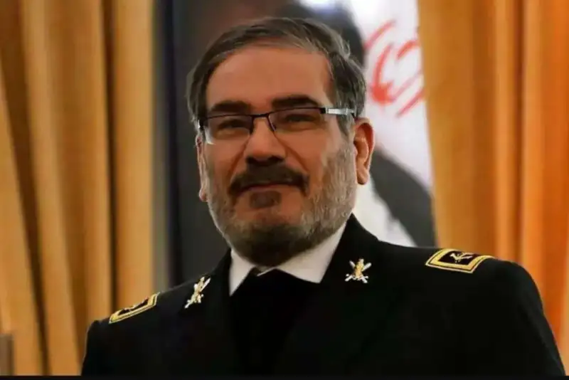 پیام دریابان شمخانی خطاب به رهبر انقلاب و ملت ایران؛ زنده ام و حاضر برای جانفشانی