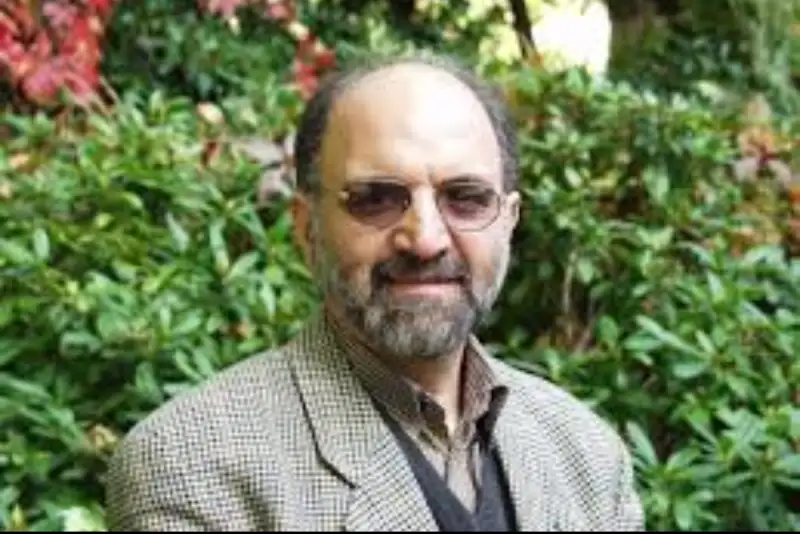 این پیرکودک بی‌فرهنگ