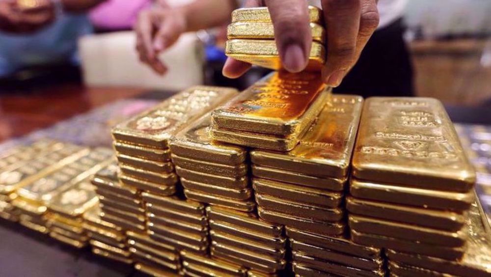 Iran relying on gold reserves to prevent forex shocks amid imposed war: Expert