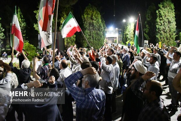 Mass Mobilizations in Iran Condemn Israeli , US Strikes