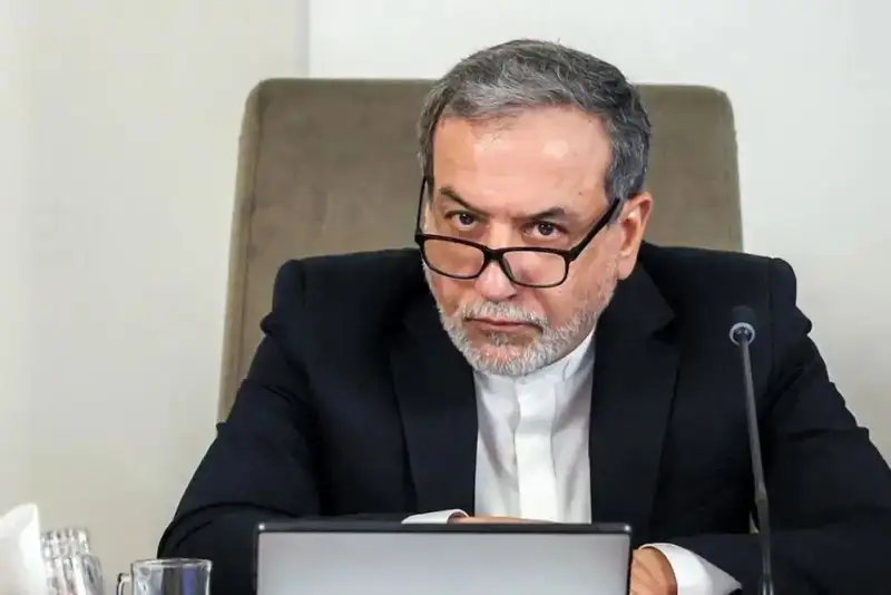 تقدیر عراقچی از نیروهای مسلح کشورمان + عکس