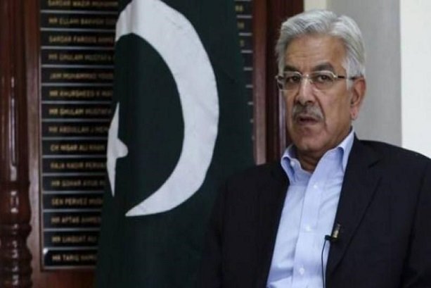 Pakistani defense min. slams Western hypocrisy over Iran