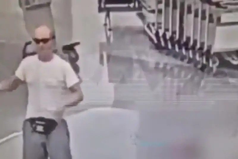 حمله مرگبار یک اسرائیلی به کودک فارسی‌زبان در فرودگاه مسکو +فیلم