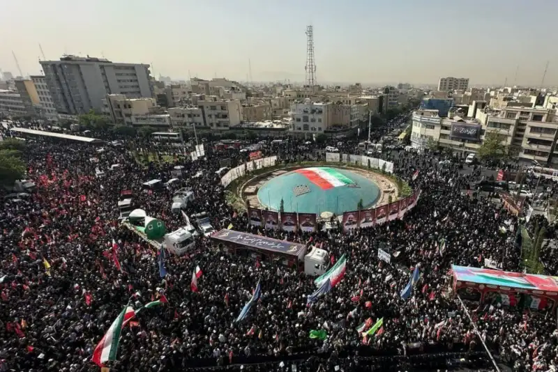 نشانه‌شناسی یک تشییع ملی
