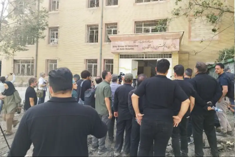 بازدید خبرنگاران رسانه‌های خارجی از زندان اوین پس از حمله رژیم صهیونیستی