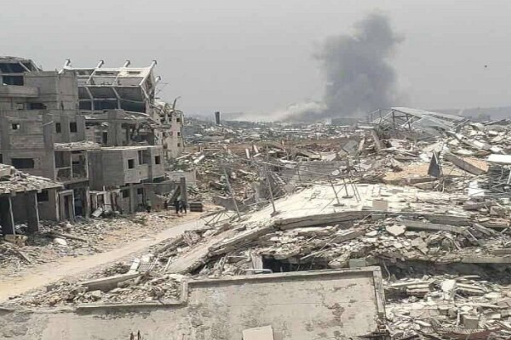 Массированная бомбардировка сектора Газа израильскими военными самолетами и беспилотниками