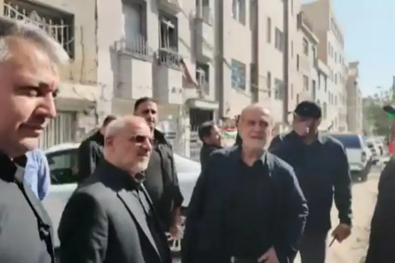 ویدیویی از حضور میدانی پزشکیان در منطقه هدف تجاوز