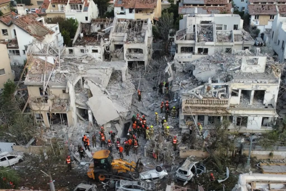 אל מול איראן, כישלון ממשלתי מהדהד, חוסר יכולת וכאוס חושפים את מבפנים.