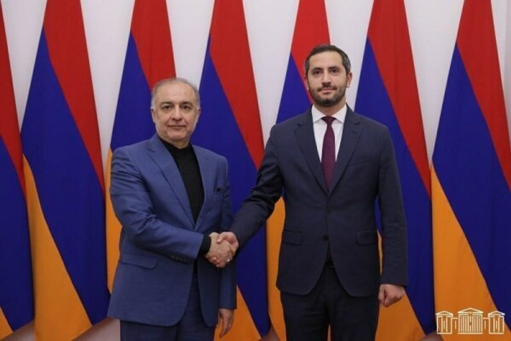 ارمينيا تقف الى جانب ايران حكومة وشعبا