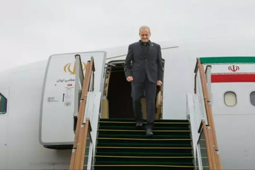 Пезешкиан въехал в город Ханкенди, Азербайджанская Республика.