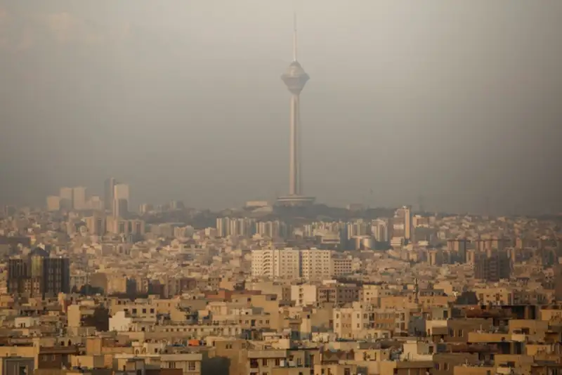 کاهش دما در تهران؛ گرد و غبار تا دوشنبه ماندگار است