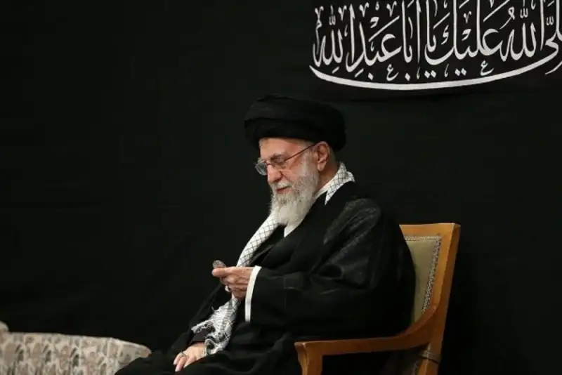 پویش «قهرمان» به مناسبت حضور رهبر انقلاب در مراسم شب عاشور در حسینیه امام خمینی