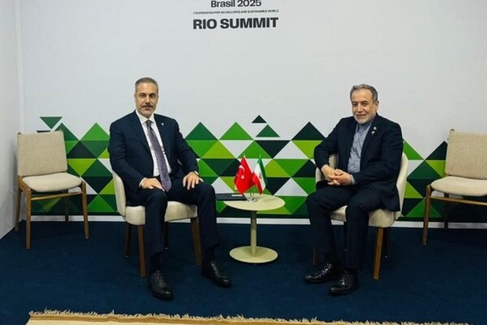 وزيرا خارجية إيران وتركيا يؤكدان على محاسبة الكيان الصهيوني ومعاقبته على جرائمه الشنيعة في المنطقه