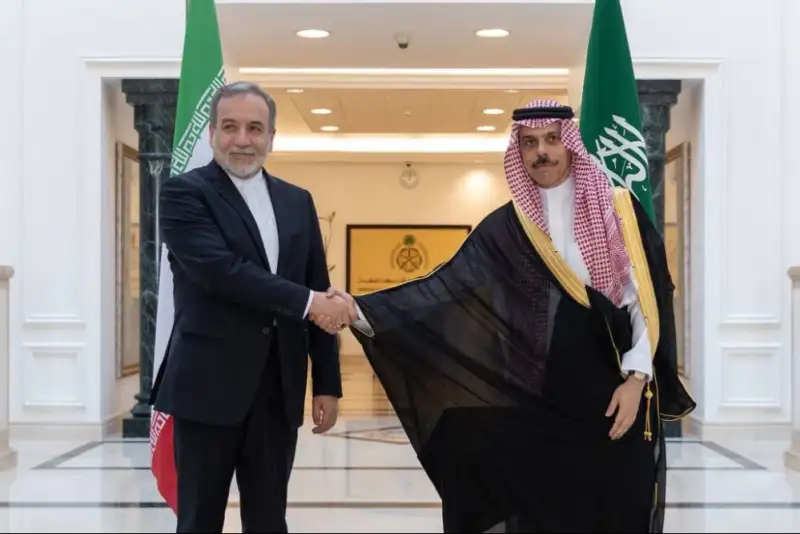 دیدار وزرای خارجه ایران و عربستان در مکه مکرمه