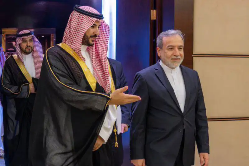 دیدارهای دیپلماتیک عراقچی در عربستان سعودی؛ توقفی ثمربخش در مسیر بازگشت از بریکس