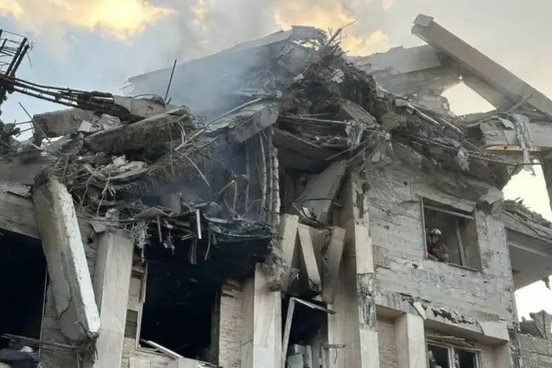 پرداخت وام 250 میلیونی بازسازی مناطق آسیب دیده در جنگ 12 روزه آغاز شد