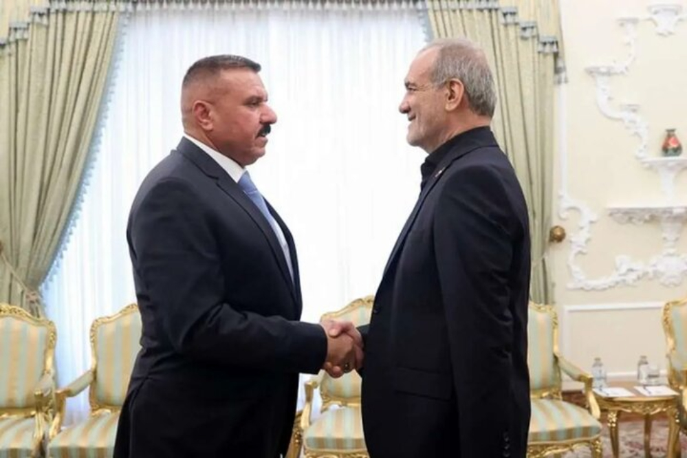 الرئيس الايراني يستقبل وزير الداخلية العراقي