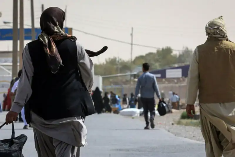 فرماندار تایباد: روزانه 20 هزار تبعه غیرمجاز افغانستانی ایران را ترک می‌کنند