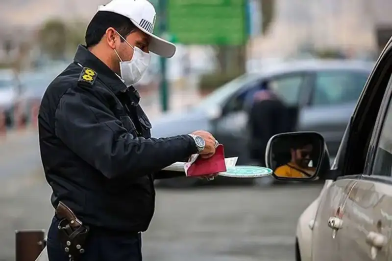 استفاده رانندگان از تلفن همراه به عنوان پرتخلف‌ترین عادت رانندگی در پایتخت اعلام شد+فیلم