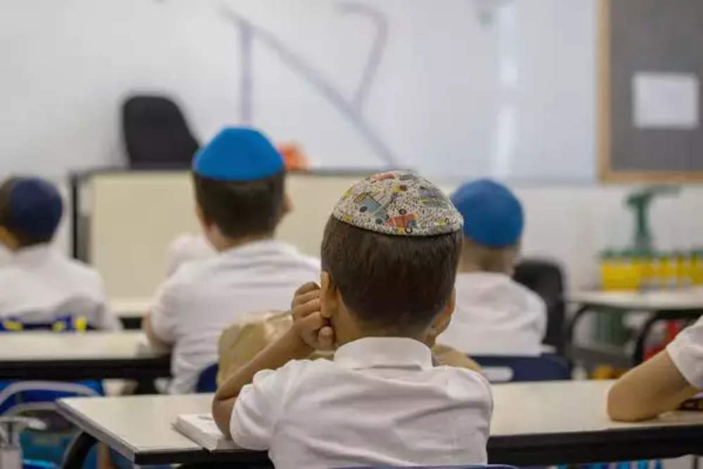 המרחב המוגן שהפך למלכודת: עולמם השבור של גברים חרדים נפגעי תקיפה מינית