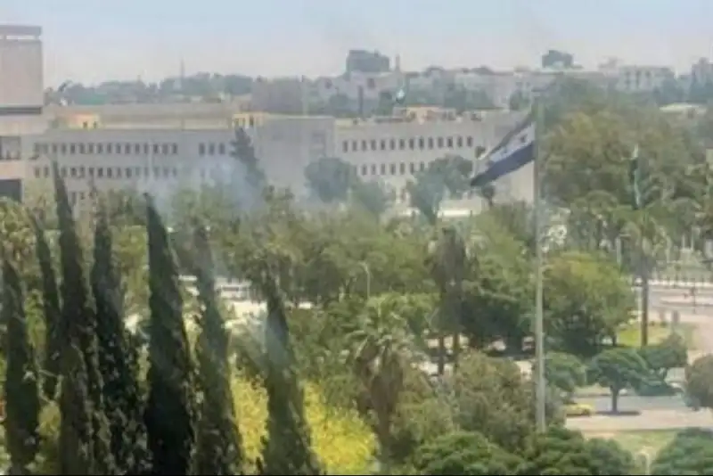 المیادین از ترور وزیر دفاع دولت جولانی خبر داد