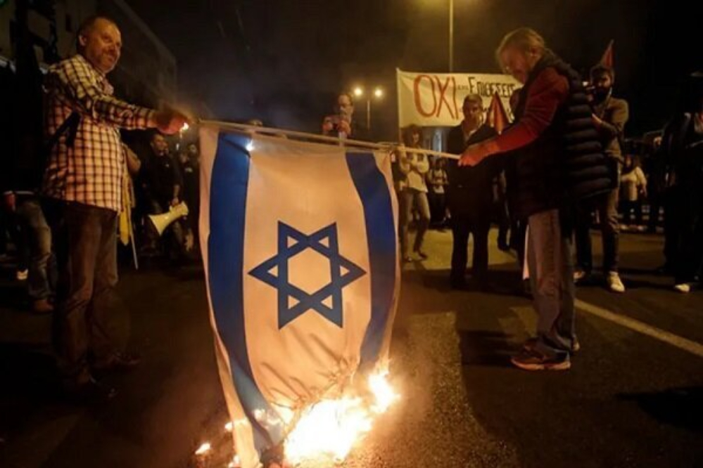 העולם הפך ללא בטוח עבור ישראל; מתקפה על ציונים ביוון