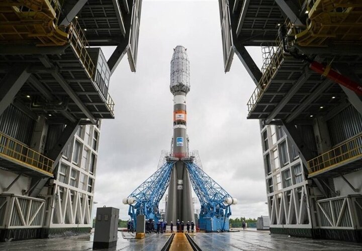 Iran to launch satellite using Russian Soyuz carrier Fri.